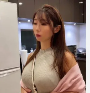 篠田あゆみ　巨乳　セクシー女優　ＡＶ　現在　ひろみ